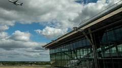 UK Bets on Unproven Tech to Limit Heathrow’s Climate Impact BloomburgMedia_SQXSKBDWX2PS00_05-02-2025_19-00-14_638743104000000000.jpg