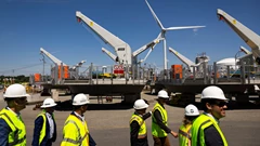 US in Talks With States Over Offshore Wind Dispute, Group Says BloomburgMedia_T35SA2GP493400_28-09-2025_08-00-25_638946144000000000.jpg