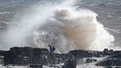 European Power Prices Turn Negative as Storm Boosts Wind Output BloomburgMedia_T3JOHLGOT0JO00_04-10-2025_11-00-26_638951328000000000.jpg